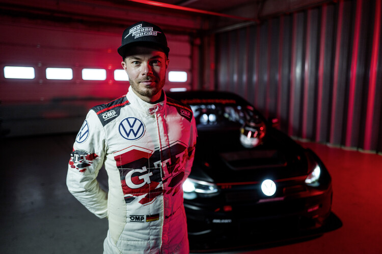 Festiwal Volkswagena Golfa GTI podczas weekendu wyścigowego 24h ADAC na torze Nürburgring